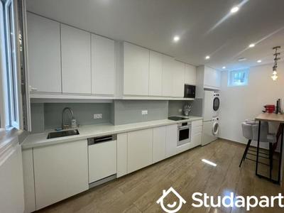 Chambre - 13 m² - 1 pièce