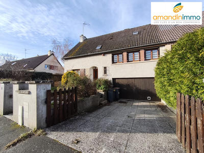 Maison - 97 m² - 7 pièces