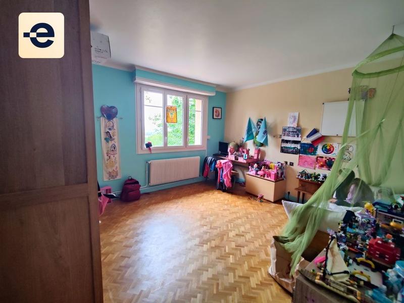 Maison - 246 m² - 7 pièces