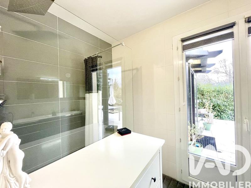 Maison - 228 m² - 7 pièces