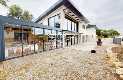 Villa - 207 m² - 5 pièces