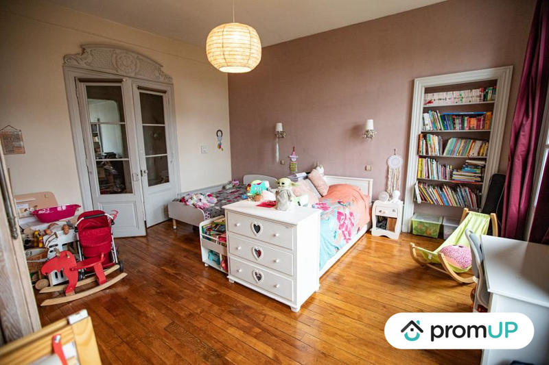 Appartement - 253 m² - 6 pièces