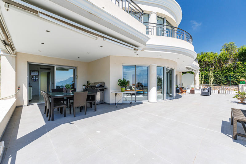 Maison - 350 m² - 7 pièces