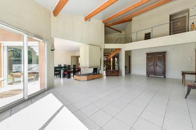 Maison - 281 m² - 7 pièces