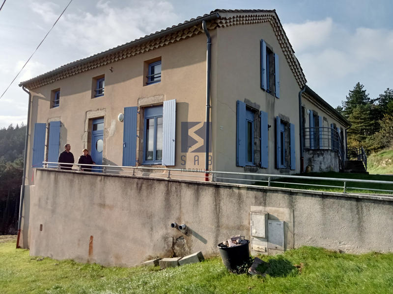 Propriété - 220 m² - 10 pièces