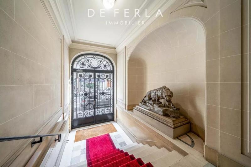 Appartement - 190 m² - 6 pièces