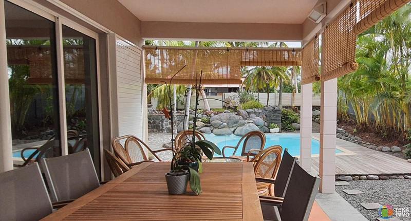 Villa - 235 m² - 8 pièces