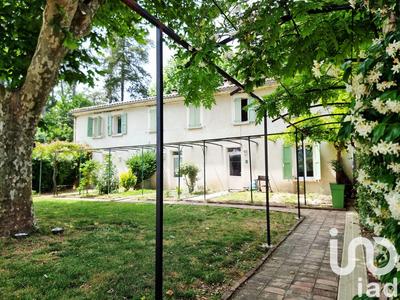 Maison - 1 000 m² - 29 pièces