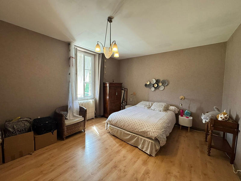 Maison - 186 m² - 7 pièces