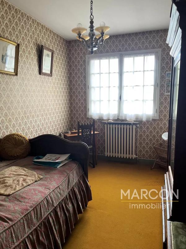 Maison - 186 m² - 10 pièces