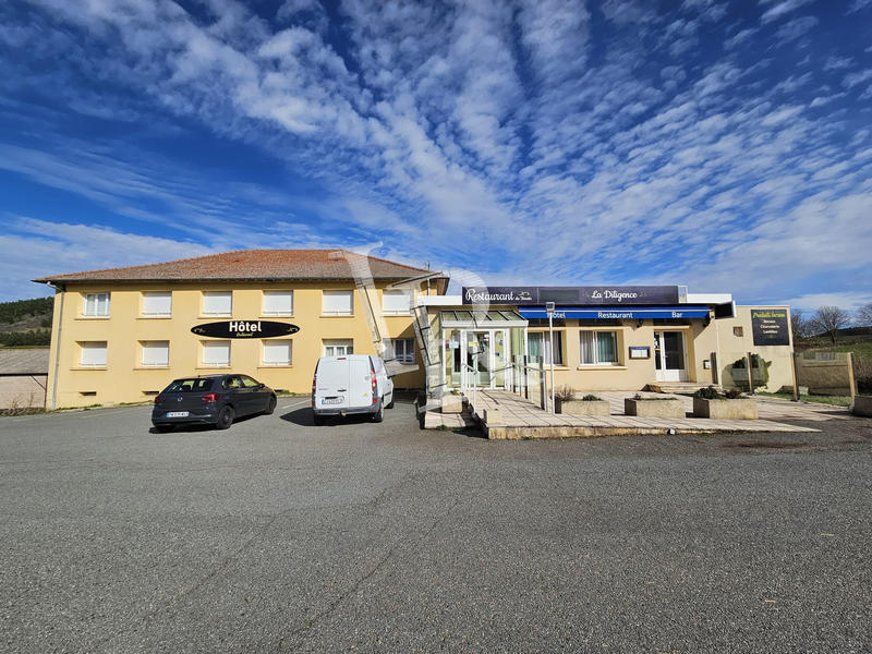 Fonds de commerce - 1 200 m²