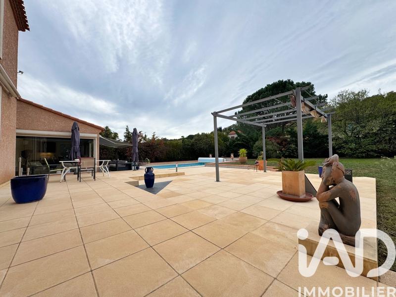 Maison - 210 m² - 7 pièces