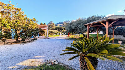 Maison traditionnelle - 150 m² - 5 pièces