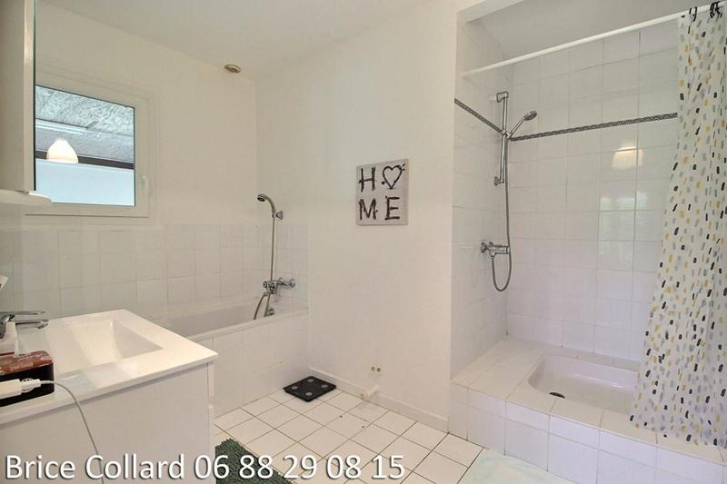 Maison - 220 m² - 8 pièces