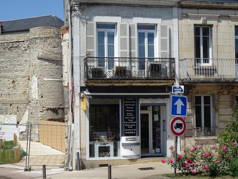 Local commercial - 4 pièces