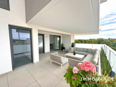 Appartement - 94 m² - 4 pièces