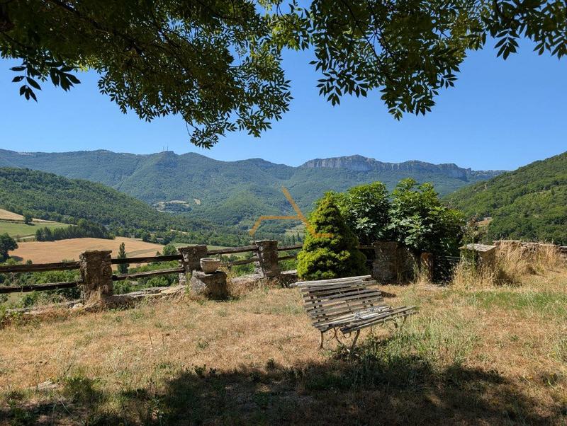 Maison en pierre - 140 m² - 6 pièces