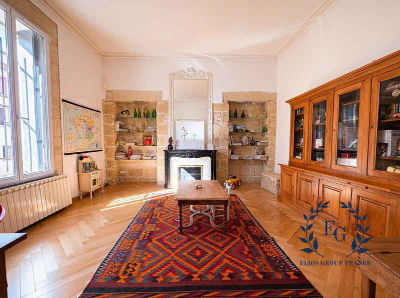 Maison - 252 m² - 7 pièces