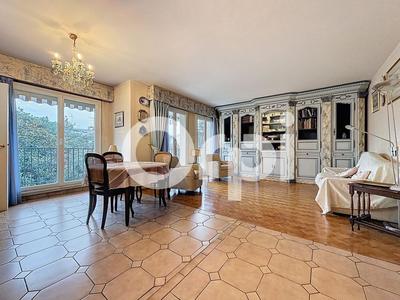 Appartement - 99 m² - 5 pièces