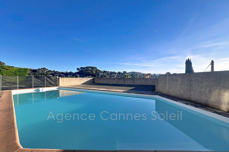 Maison - 290 m² - 10 pièces