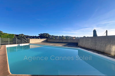 Maison - 290 m² - 10 pièces