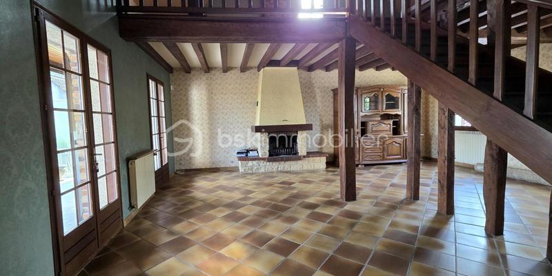 Maison traditionnelle - 198 m² - 8 pièces