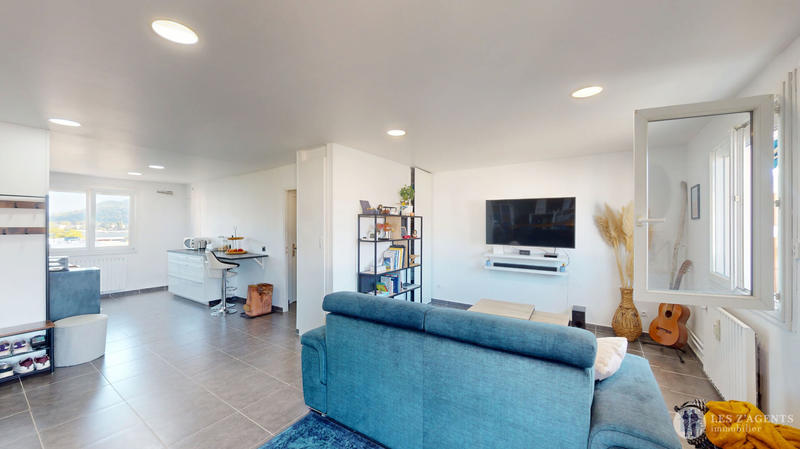 Appartement - 94 m² - 5 pièces