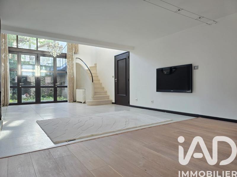Maison - 182 m² - 6 pièces