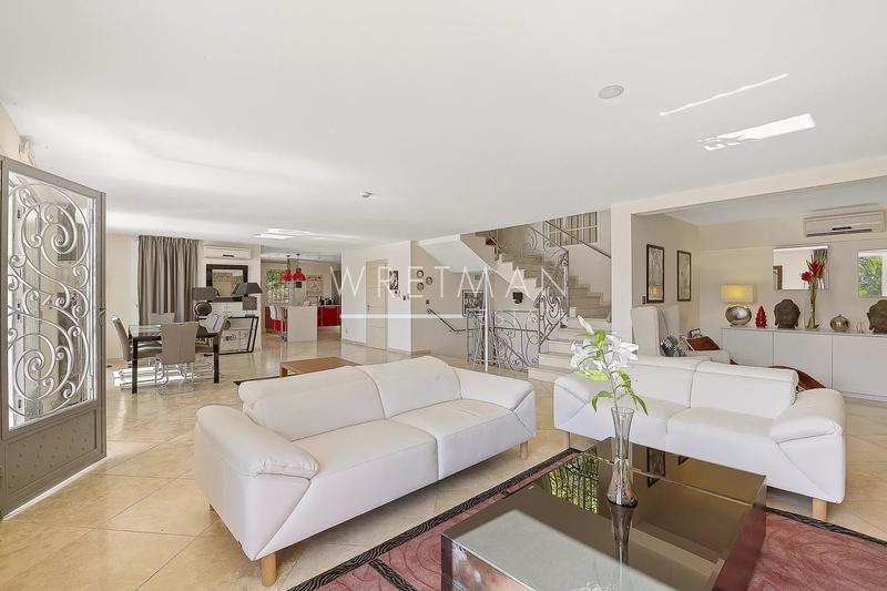 Villa - 400 m² - 10 pièces