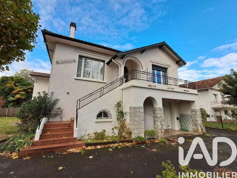 Maison - 225 m² - 6 pièces