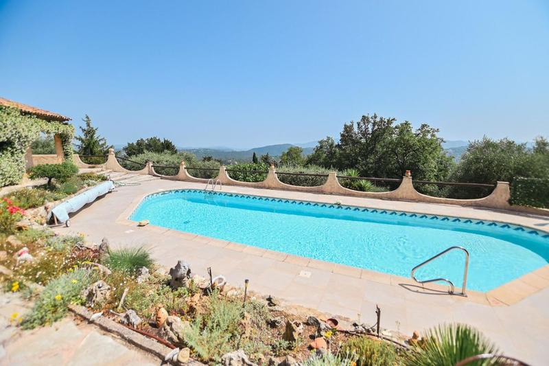 Villa - 265 m² - 5 pièces