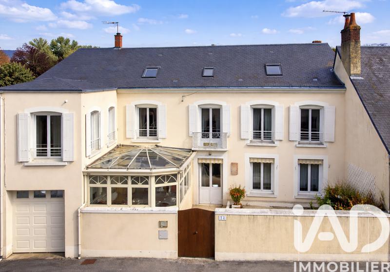 Maison - 208 m² - 8 pièces