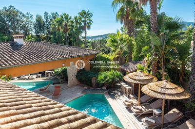 Maison - 180 m² - 6 pièces