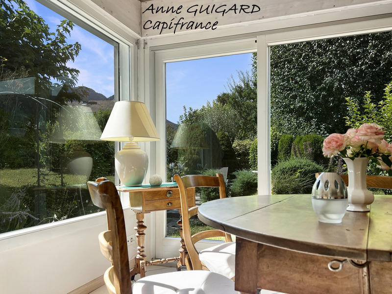 Maison - 232 m² - 7 pièces