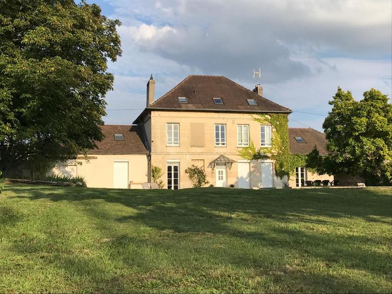 Propriété - 298 m² - 10 pièces