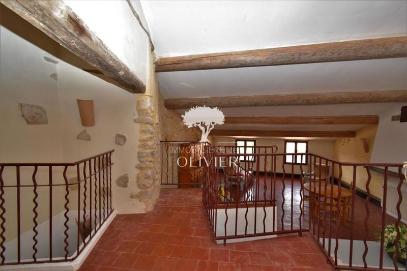 Maison - 445 m² - 10 pièces