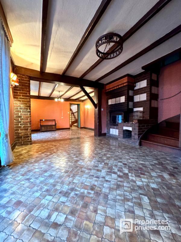 Maison - 253 m² - 9 pièces