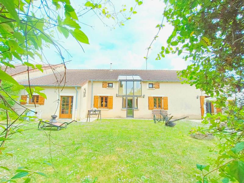 Maison - 250 m² - 8 pièces