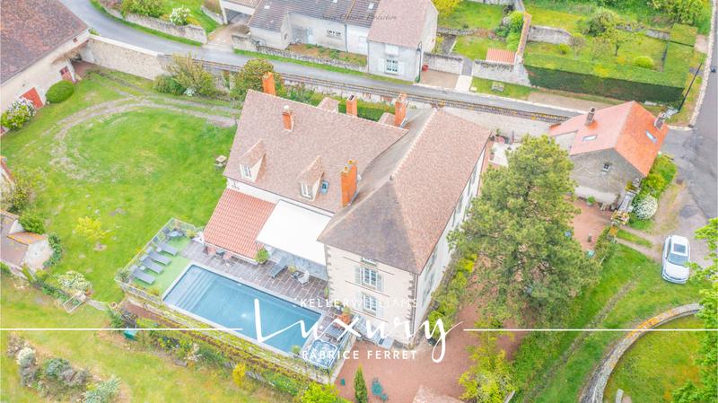 Maison - 465 m² - 14 pièces