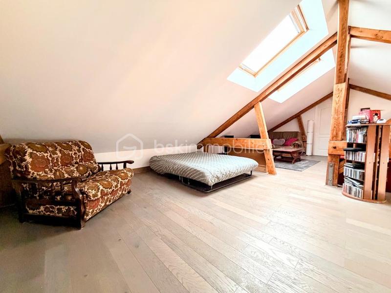 Maison - 289 m² - 12 pièces