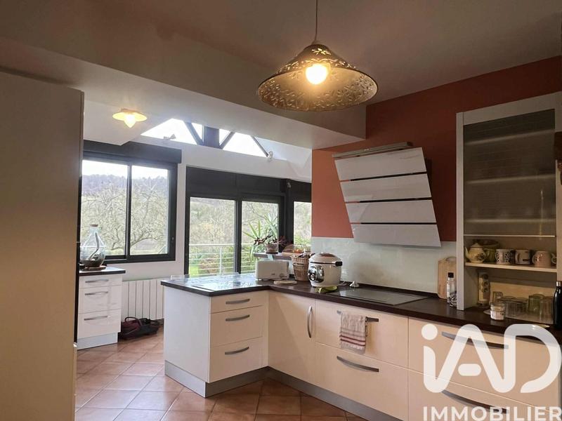 Maison - 198 m² - 8 pièces