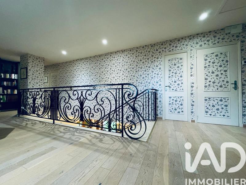 Maison - 410 m² - 12 pièces