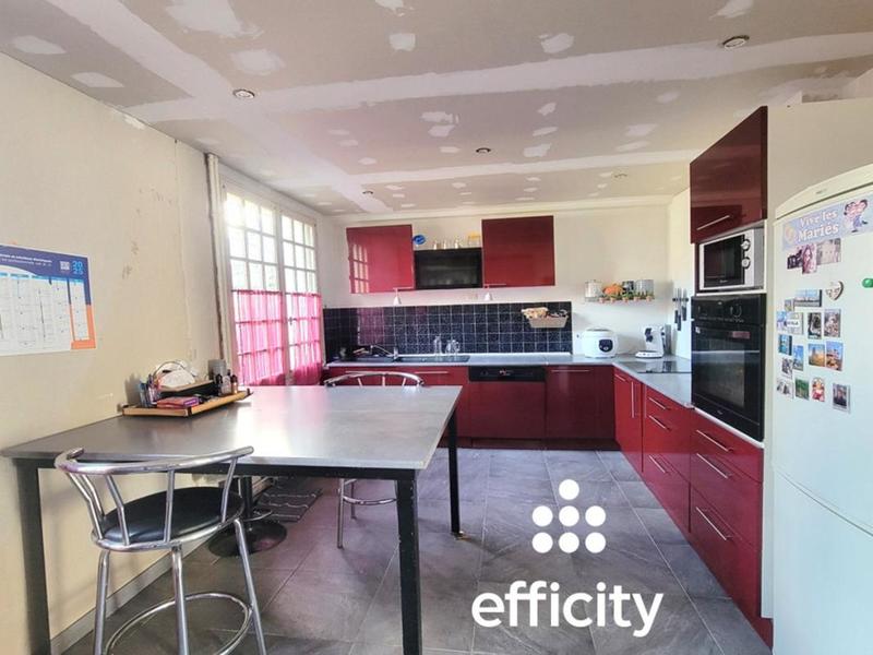 Maison - 186 m² - 8 pièces