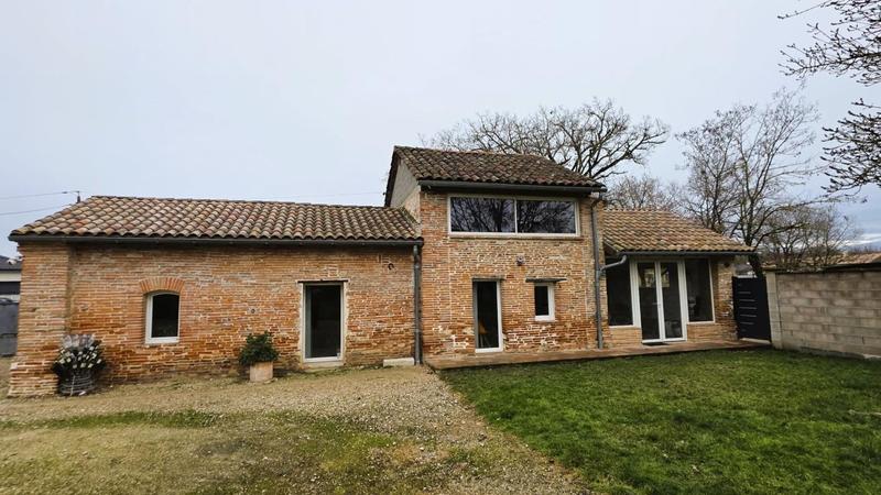 Maison - 240 m² - 8 pièces