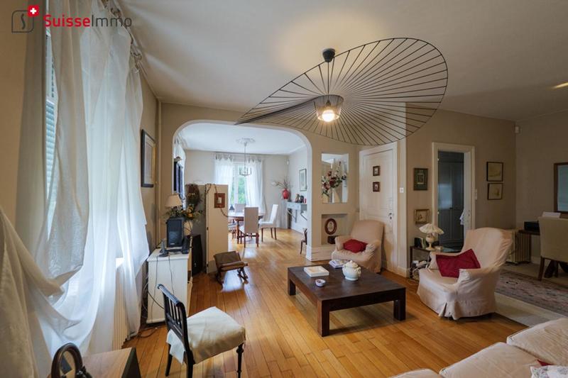 Demeure - 174 m² - 8 pièces