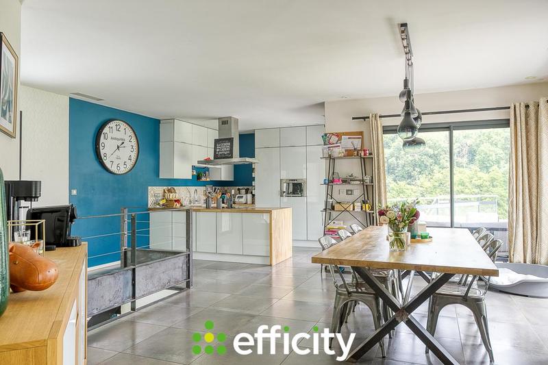 Maison - 175 m² - 7 pièces