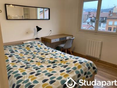 Chambre - 13 m² - 1 pièce