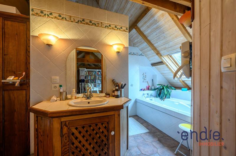 Maison - 352 m² - 13 pièces