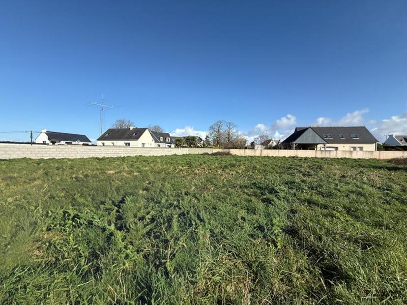 Terrain constructible - 979 m²