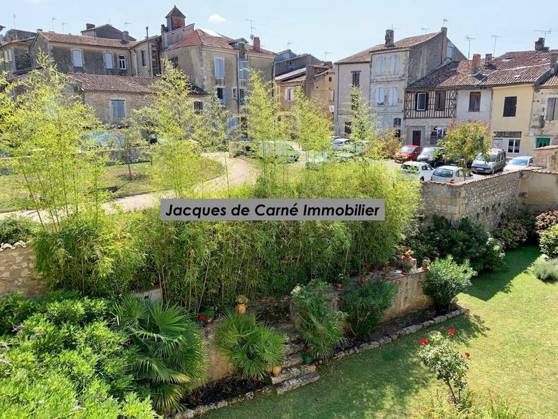 Maison - 380 m² - 12 pièces